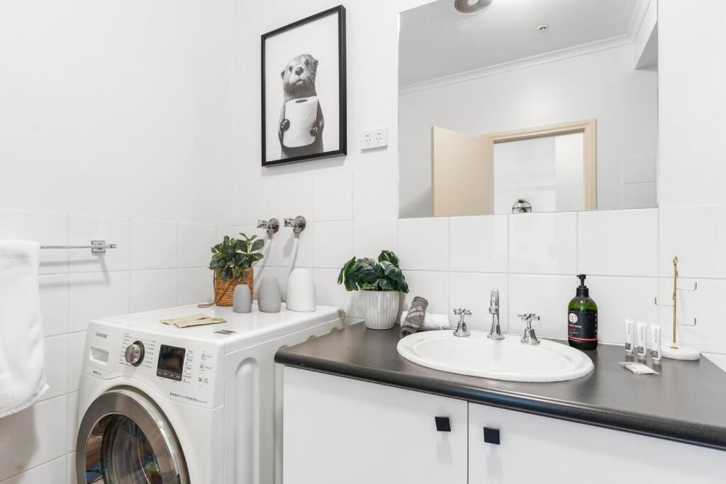Ferienwohnung Cozy 1 bedder in St Kilda with Balcony Melbourne City Exterior foto