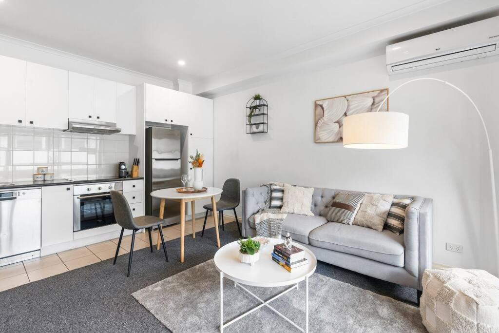 Ferienwohnung Cozy 1 bedder in St Kilda with Balcony Melbourne City Exterior foto